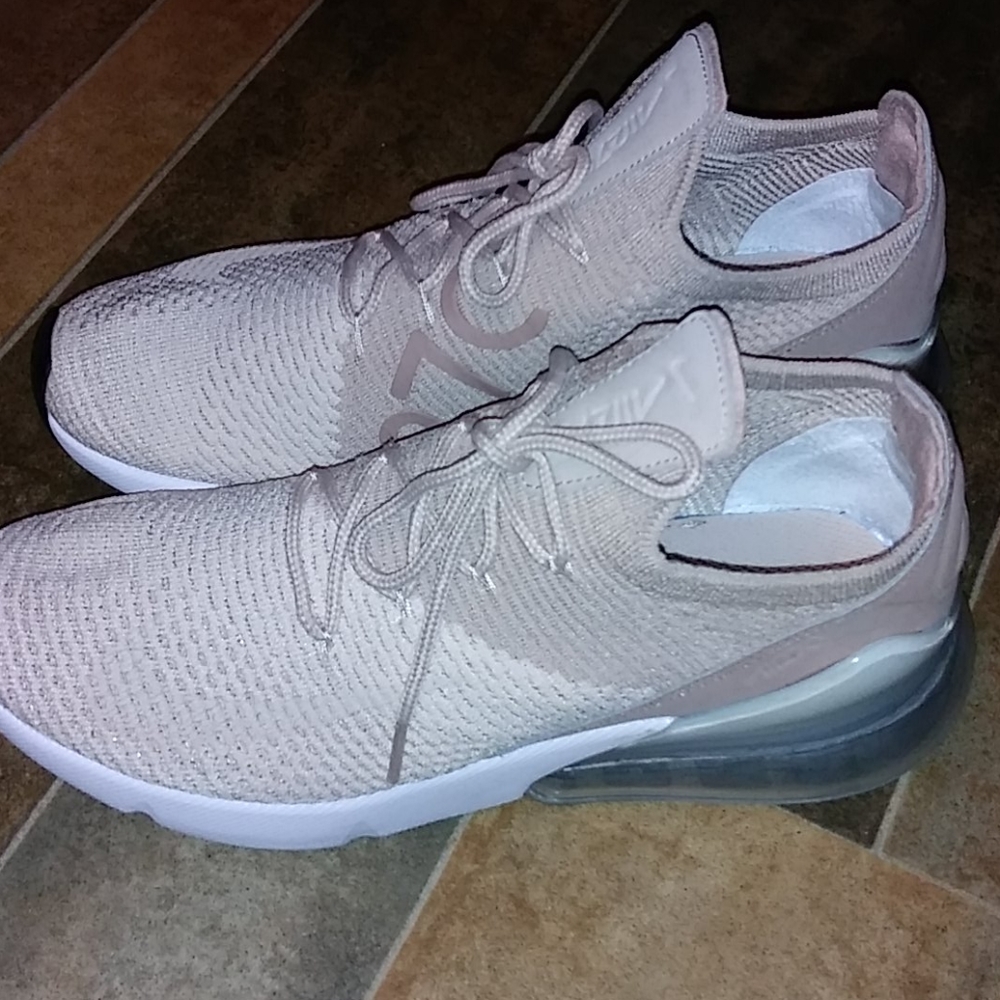 Nike air max’s 270 flynit running shoe in guava